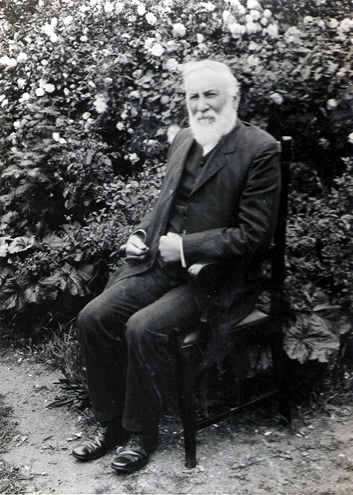 George Laurence Hughes c.1915  (513 KB)
 
(Click on Picture to View Full Size)