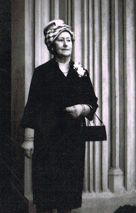 Florence E Hughes nee Reynolds  (1494 KB)
 
(Click on Picture to View Full Size)