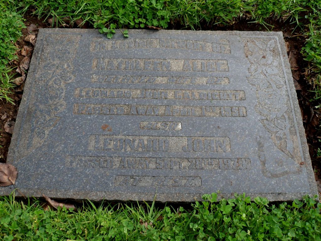 Caldicott gravestone @ Enfield Cemetery  (2304 KB)
 
(Click on Picture to View Full Size)