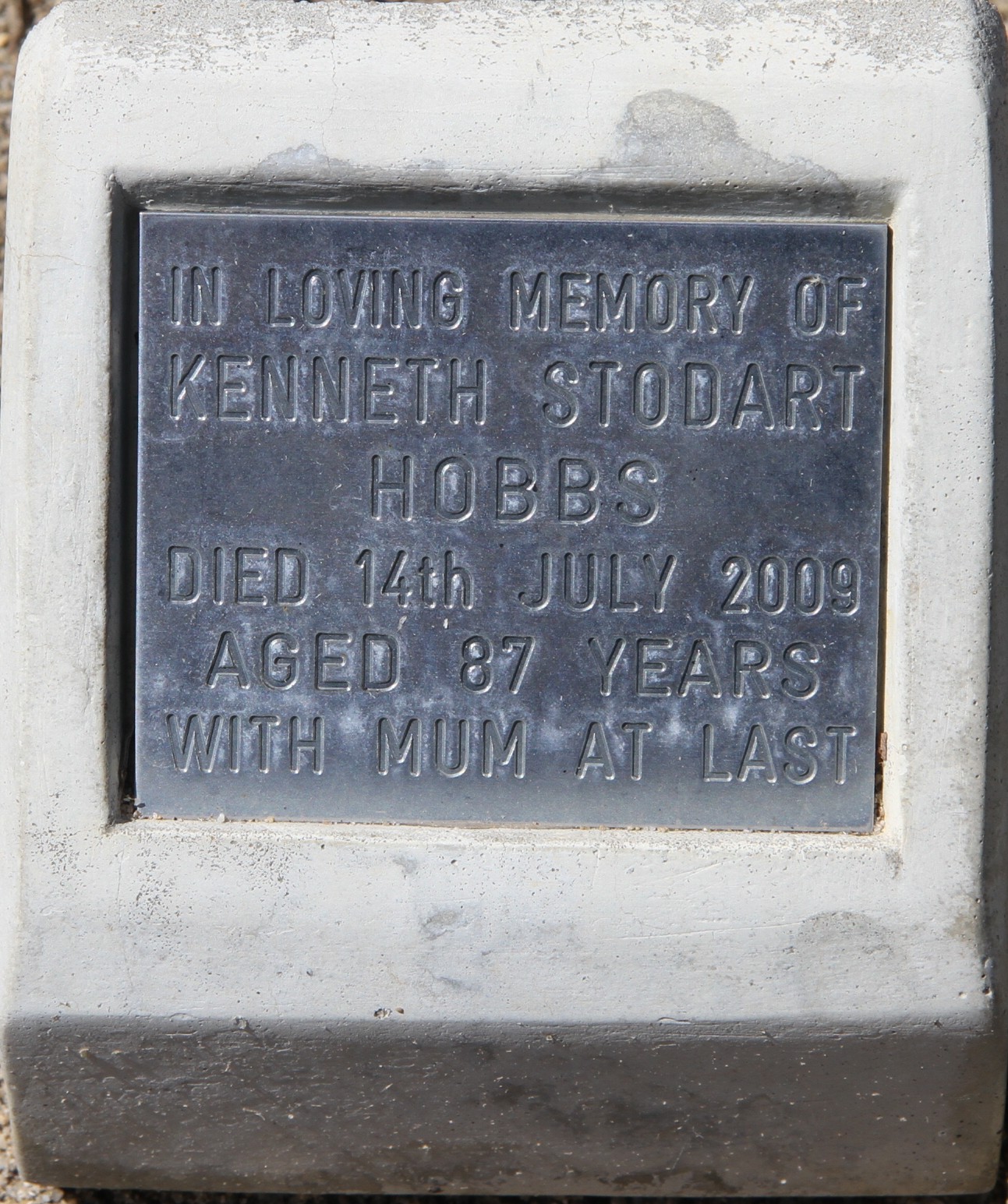 Kenneth Hobbs cremated 2009 Karrakatta WA  (5857 KB)
 
(Click on Picture to View Full Size)